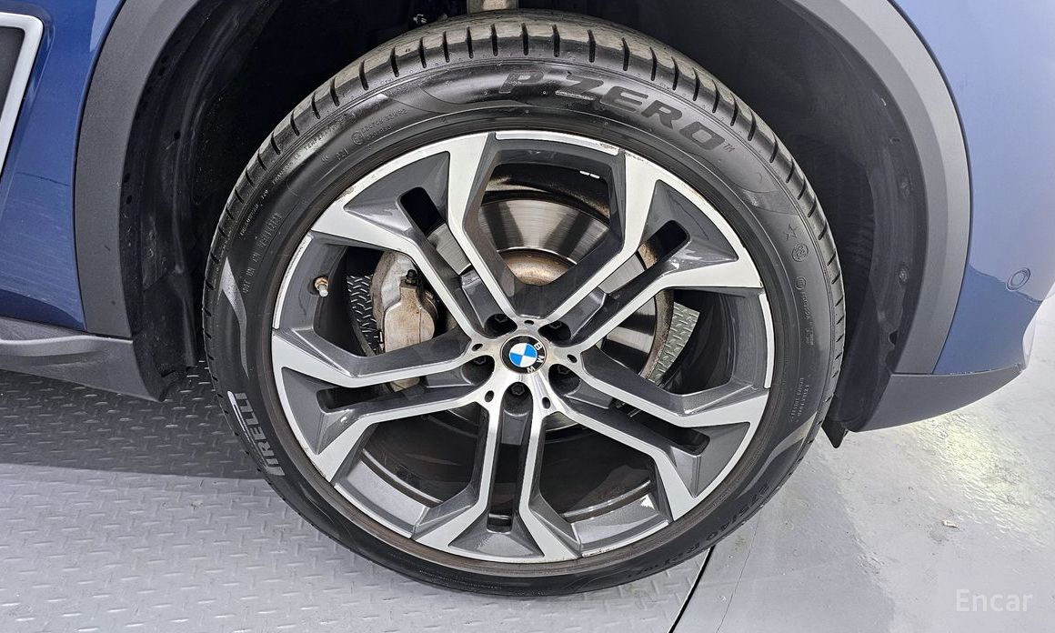 X5 (G05)xDrive 40i xLine 6