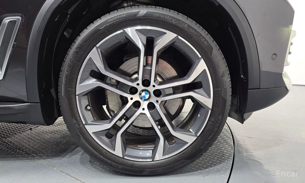 X5 (G05)xDrive 40i xLine 6