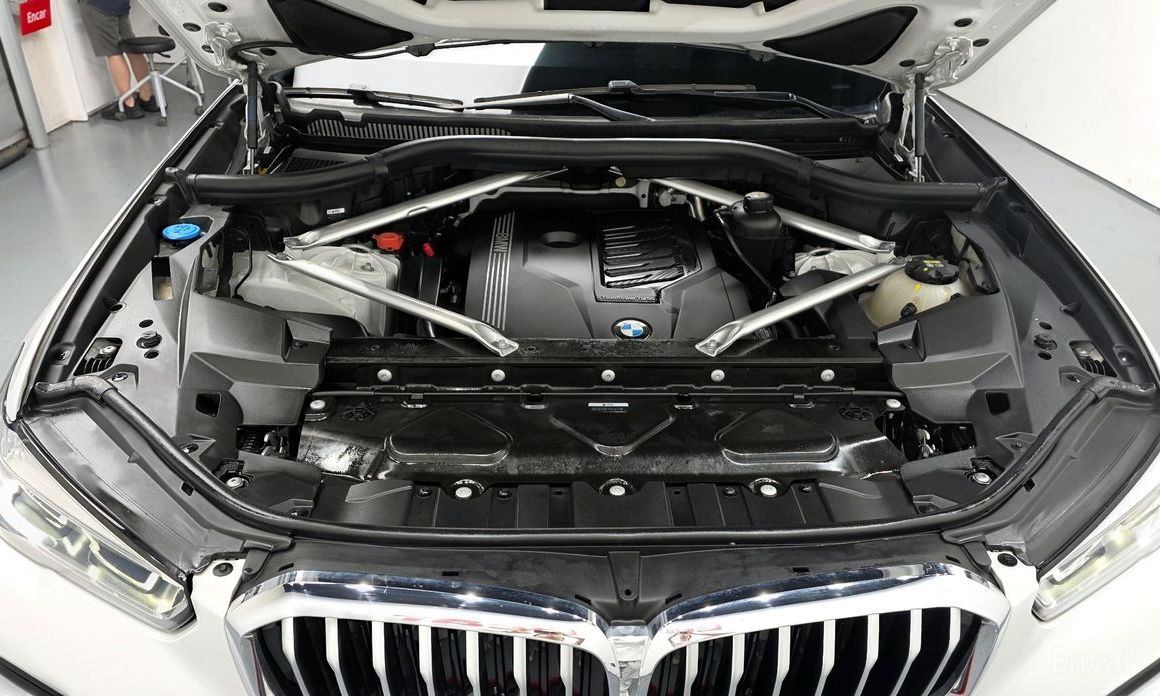 X5 (G05)xDrive 40i xLine 7