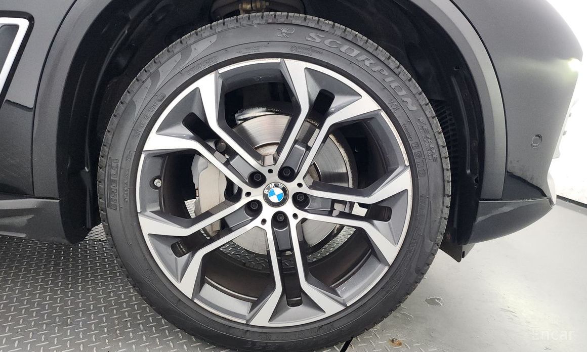 X5 (G05)xDrive 40i xLine 6