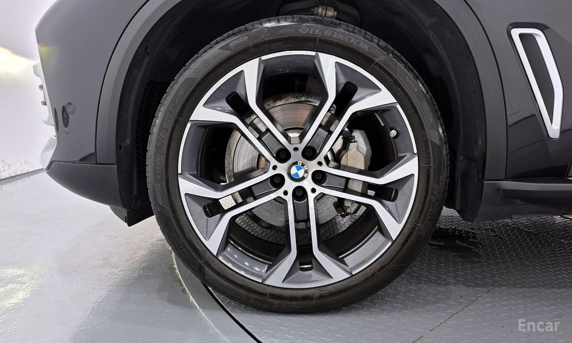 X5 (G05)xDrive 40i xLine 6