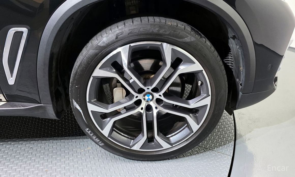 X5 (G05)xDrive 40i xLine 6