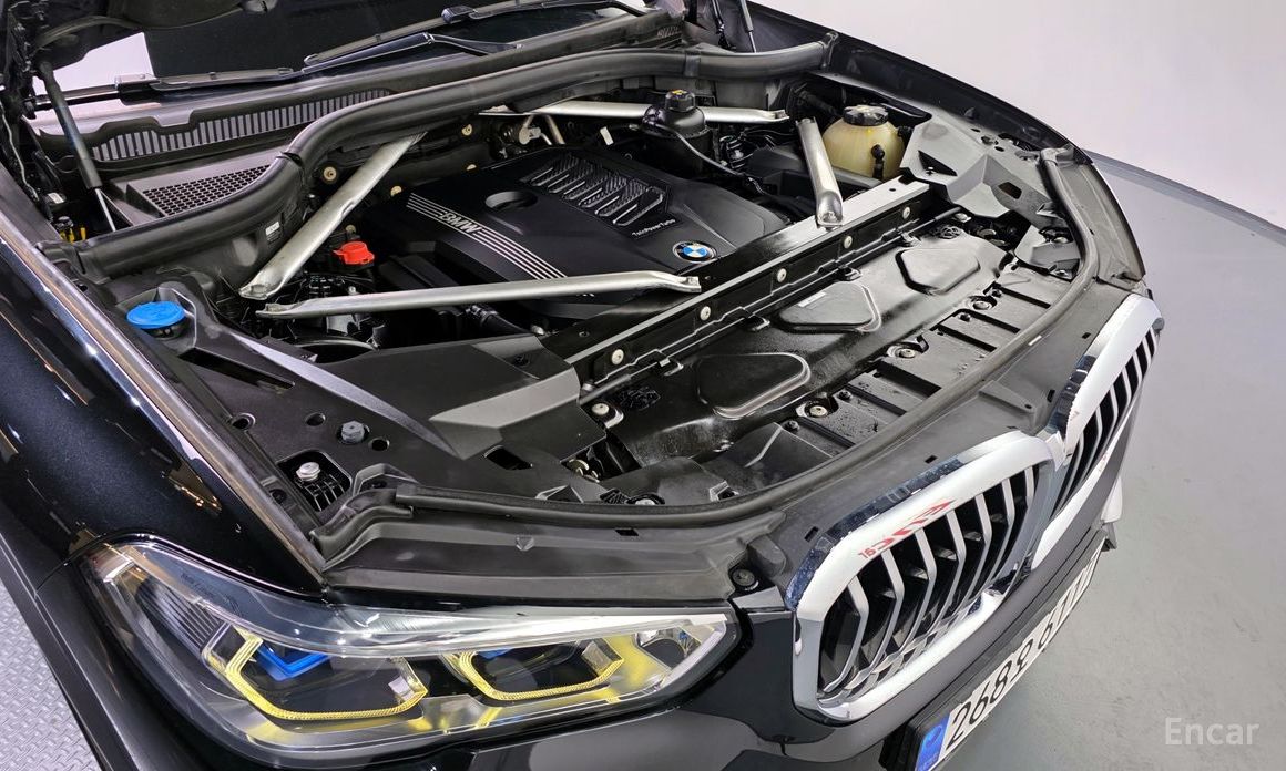 X5 (G05)xDrive 40i xLine 7