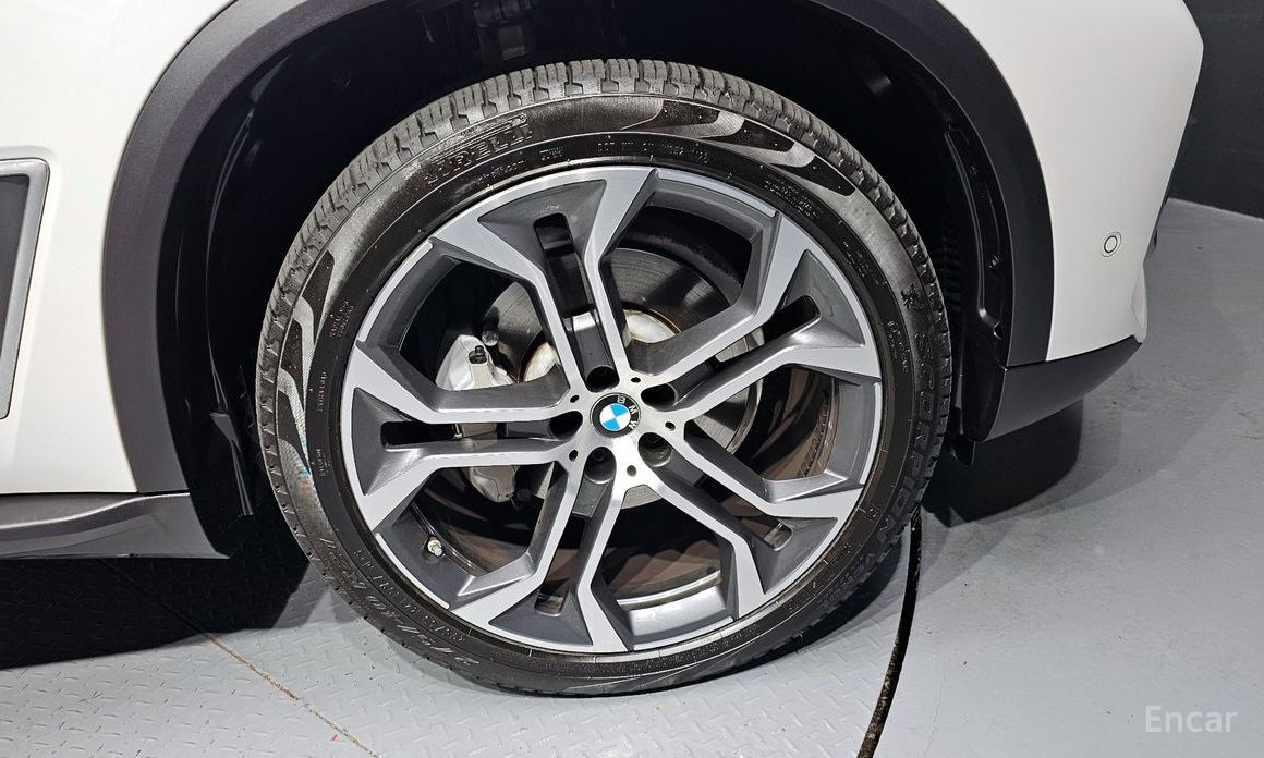 X5 (G05)xDrive 40i xLine 6