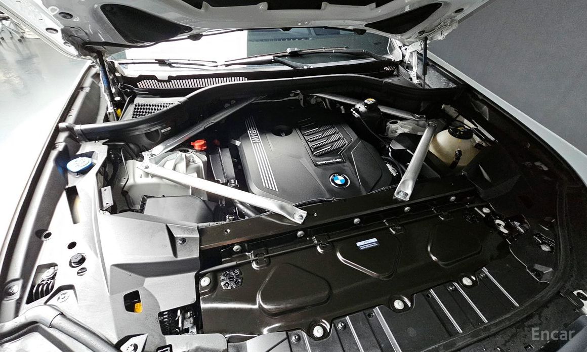 X5 (G05)xDrive 40i xLine 7