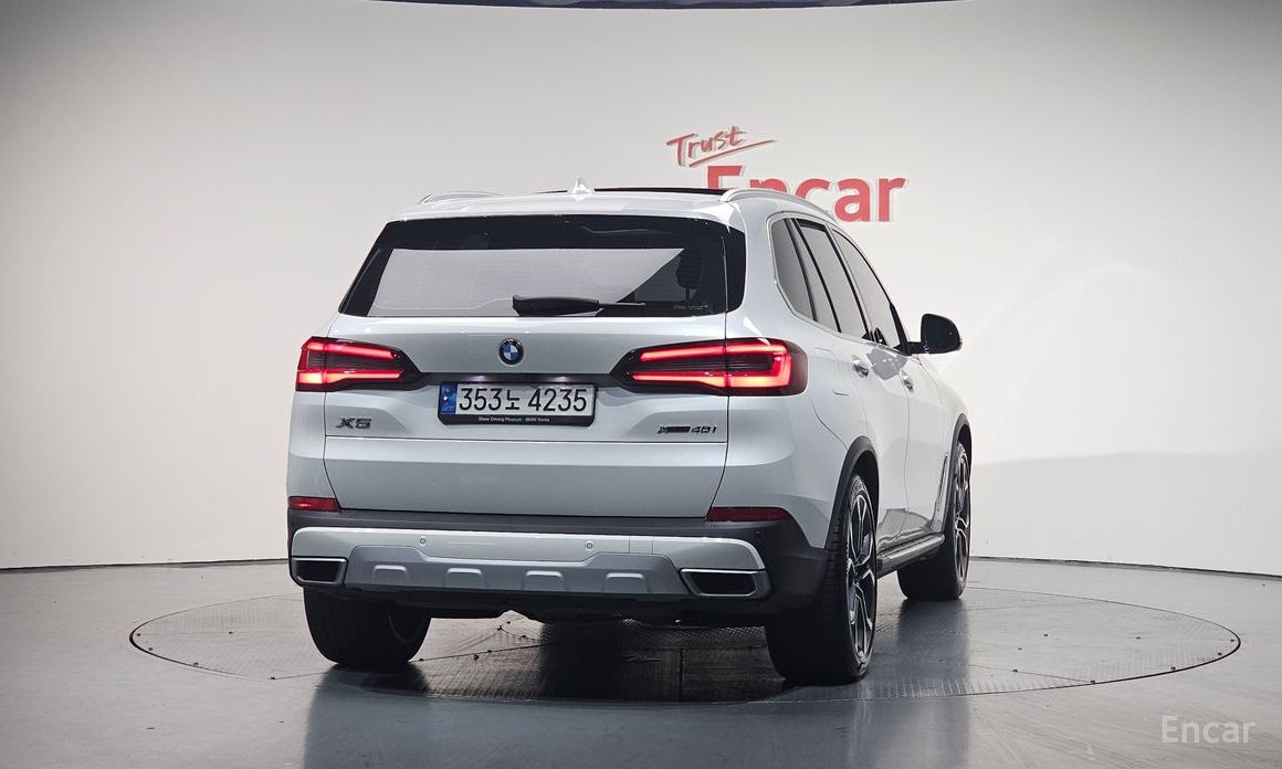 X5 (G05)xDrive 40i xLine 4