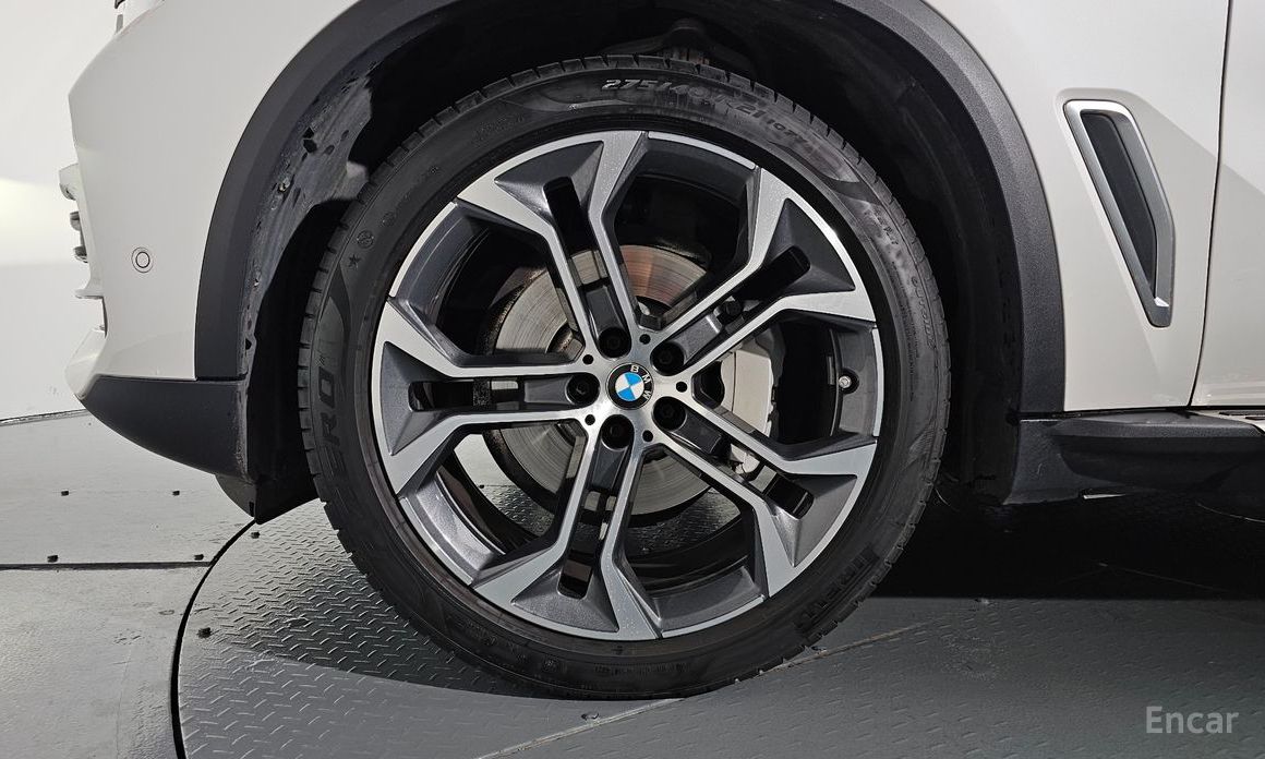 X5 (G05)xDrive 40i xLine 5