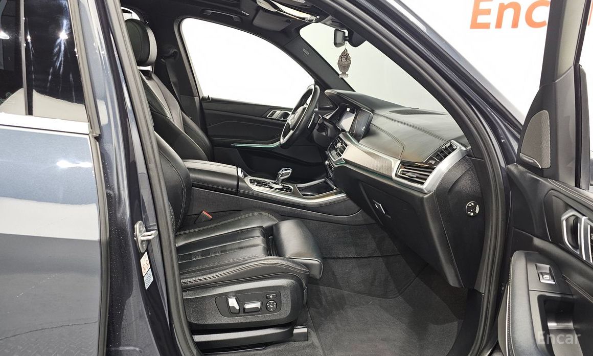 X5 (G05)xDrive 45e M Sport 12