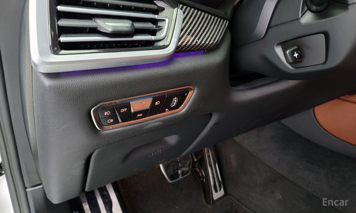 X6 (G06)M50i 15