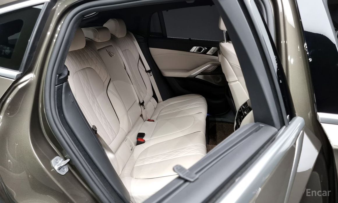 X6 (G06)M50i 13