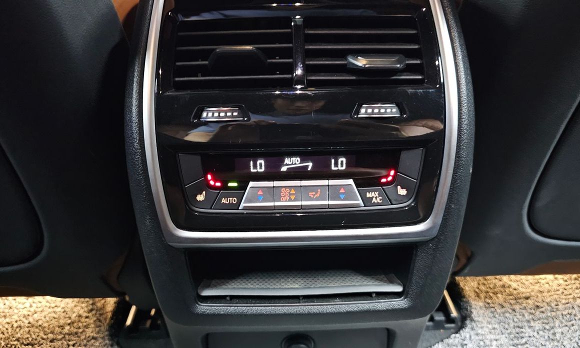 X6 (G06)M50i 19