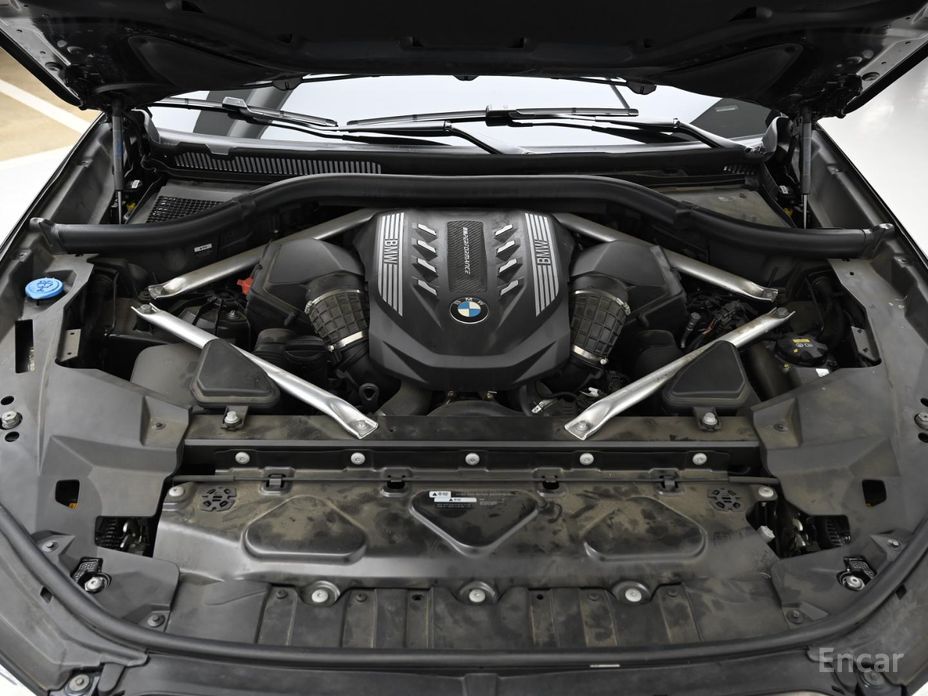 X6 (G06)M50i 7