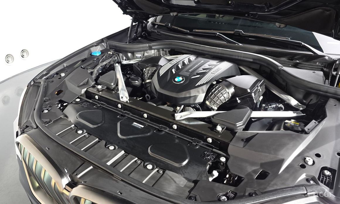 X6 (G06)M50i 7