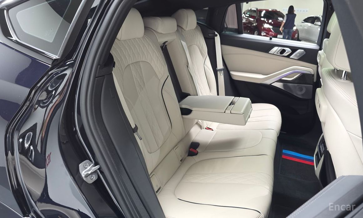 X6 (G06)M50i 13
