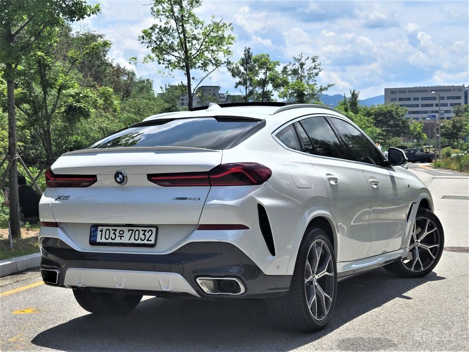 X6 (G06)xDrive40i M Sport 3