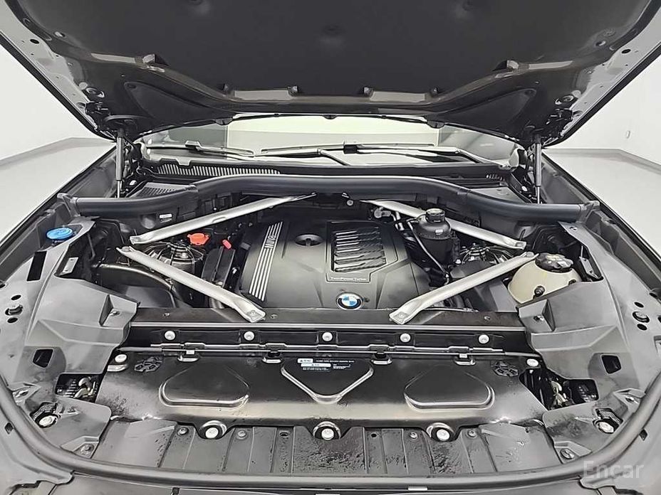 X6 (G06)xDrive40i M Sport 6