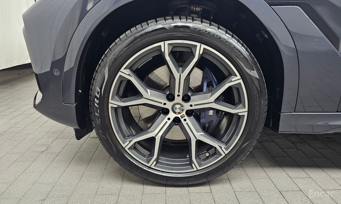 X6 (G06)xDrive40i M Sport 6