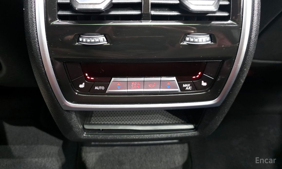 X6 (G06)xDrive40i M Sport 20