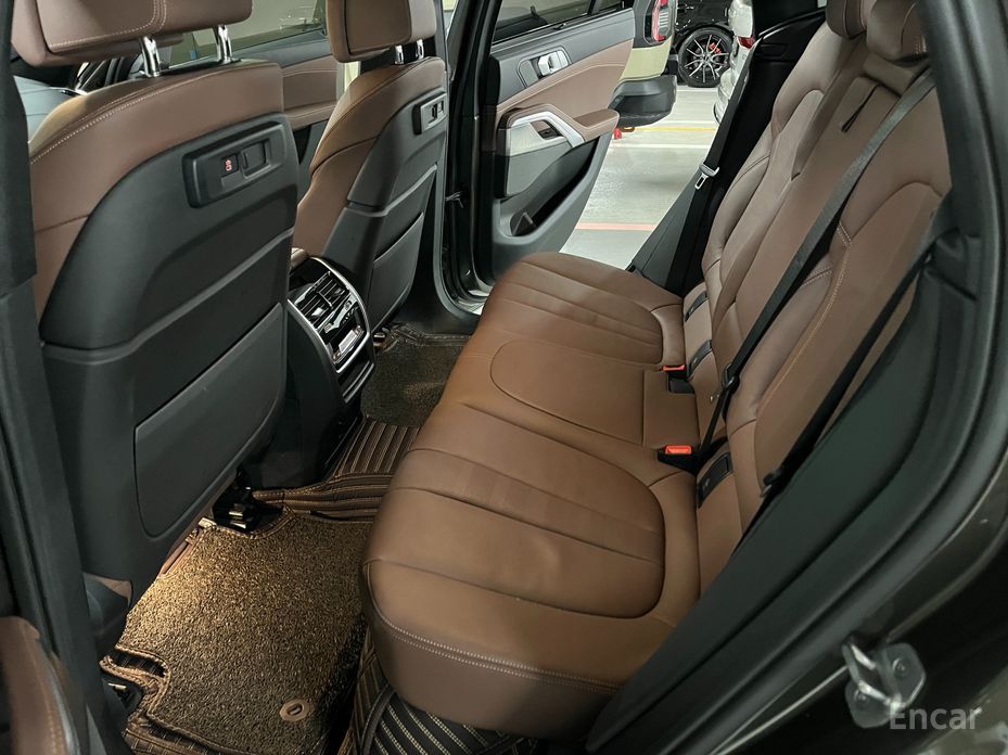 X6 (G06)xDrive40i M Sport 9