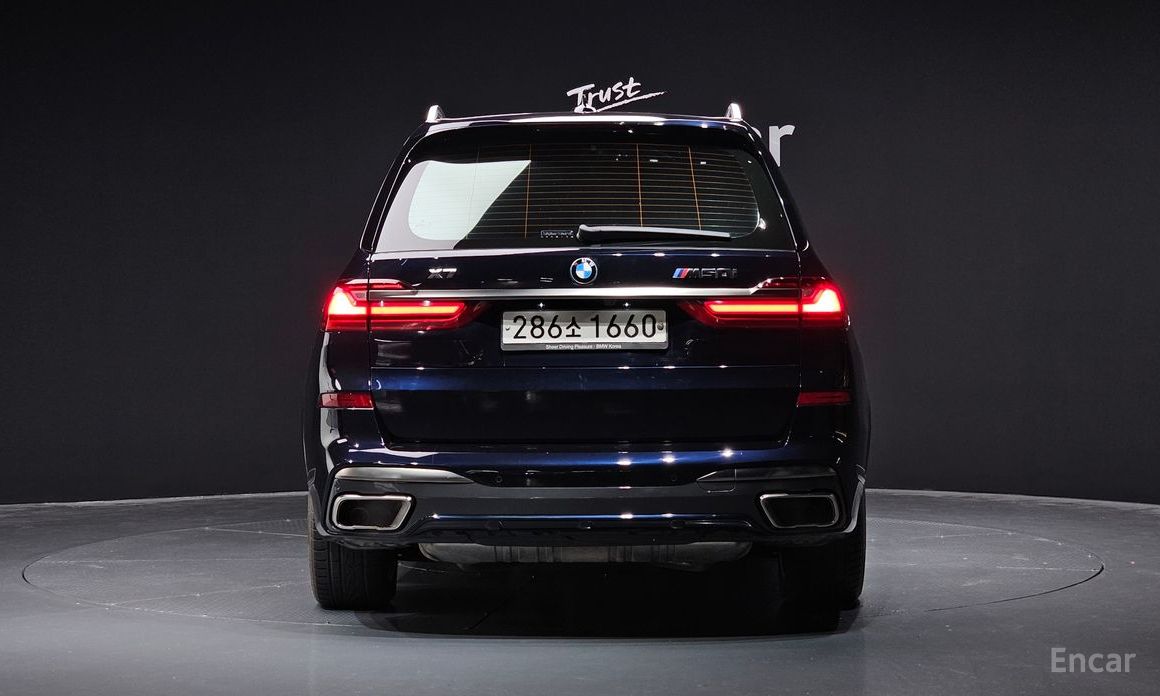 X7 (G07)M50i 6 seater 3