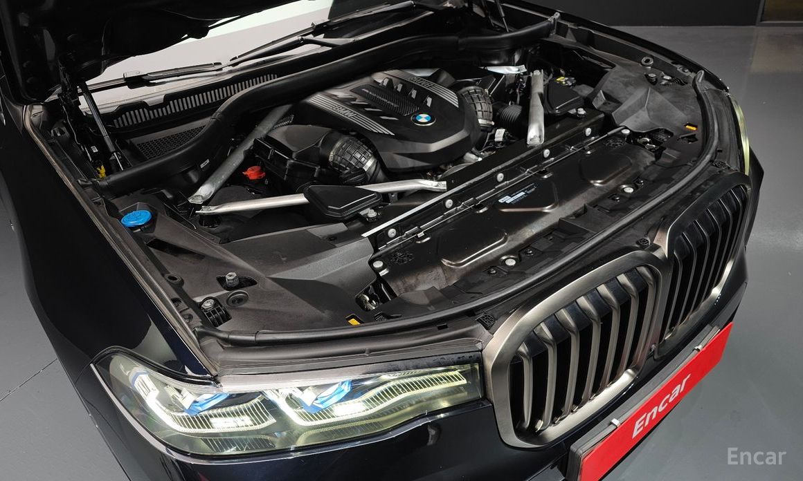 X7 (G07)M50i 6 seater 4