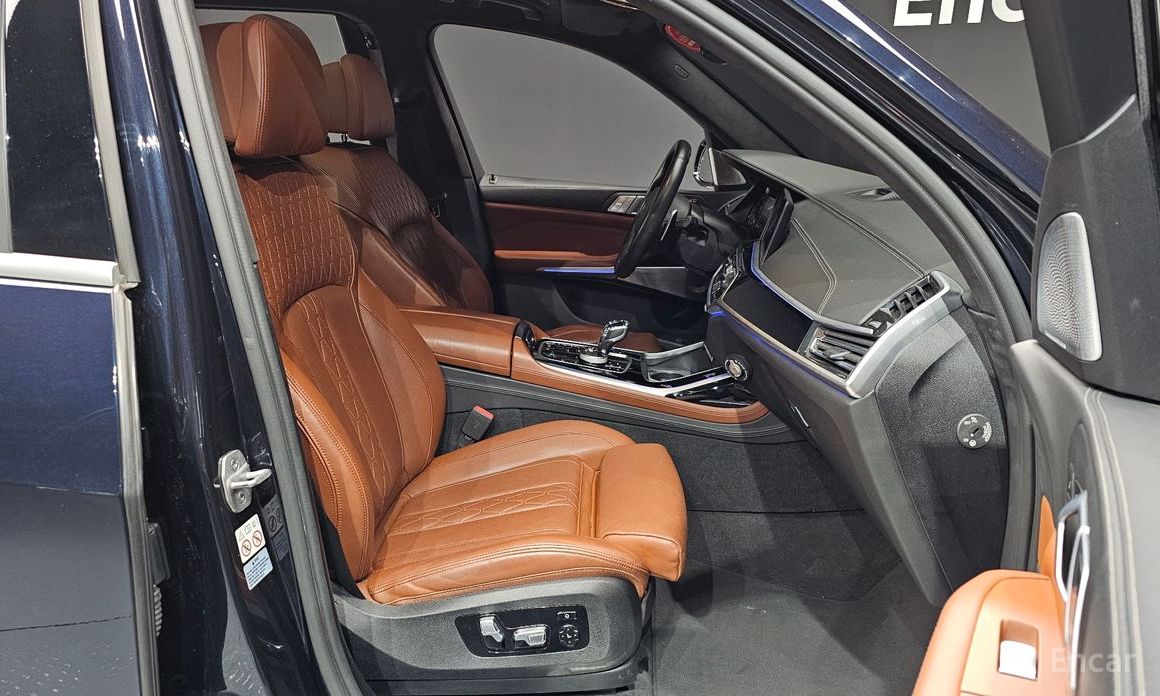 X7 (G07)M50i 6 seater 8