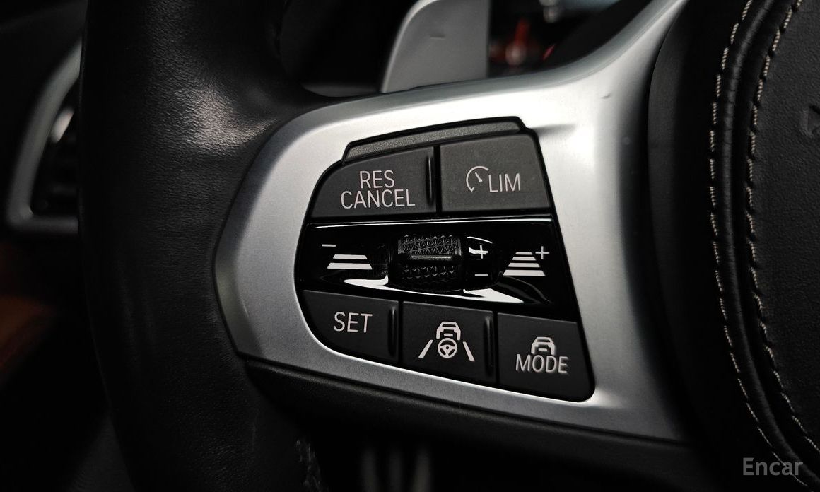 X7 (G07)M50i 6 seater 15