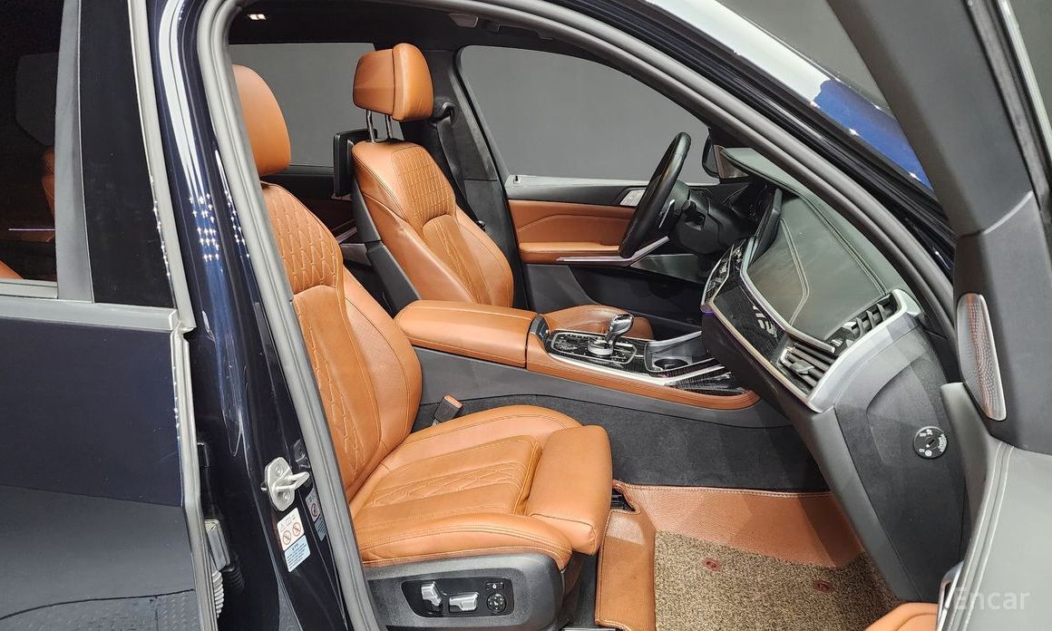 X7 (G07) xDrive 40d M Sport 6 seater 12