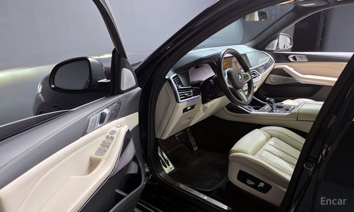 X7 (G07) xDrive 40d M Sport 6 seater 12