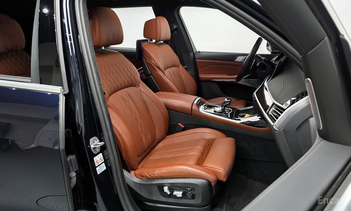 X7 (G07) xDrive 40d M Sport 6 seater 11