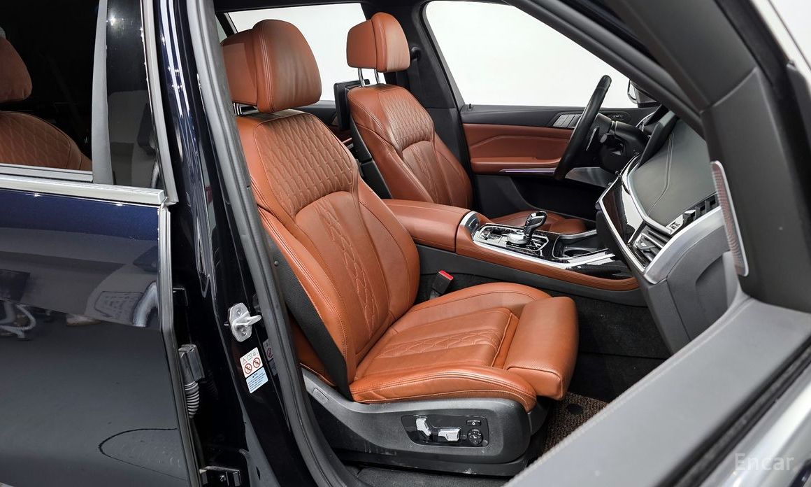 X7 (G07) xDrive 40d M Sport 6 seater 11