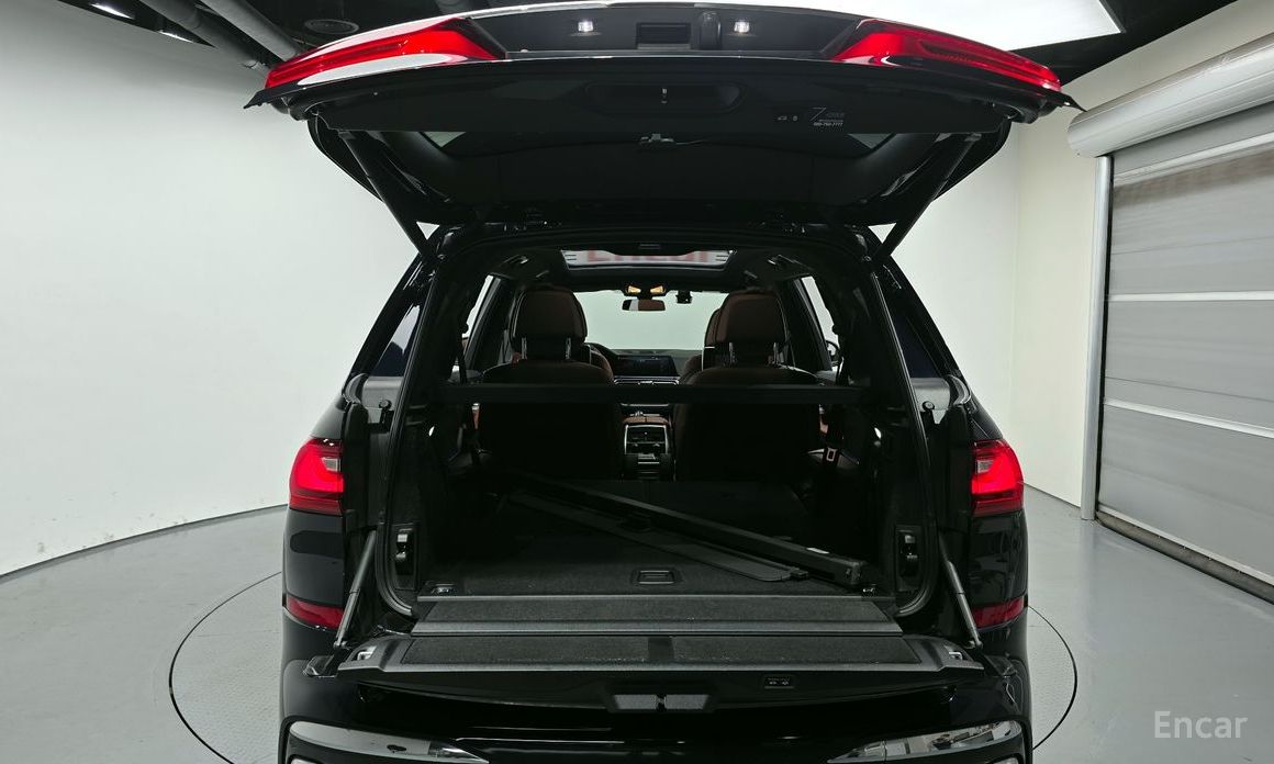 X7 (G07) xDrive 40d M Sport 6 seater 21