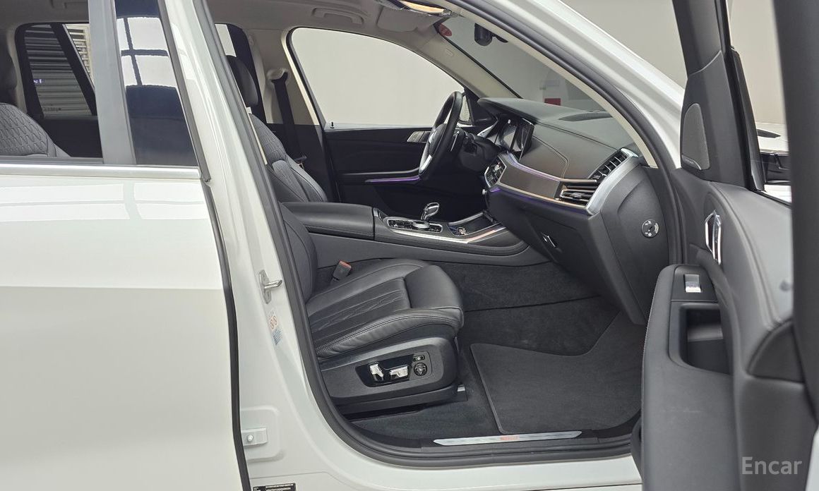 X7 (G07)xDrive 40d Design Pure Excellence 6 seater 12