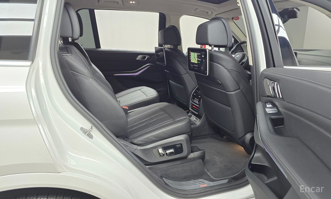 X7 (G07)xDrive 40d Design Pure Excellence 6 seater 13