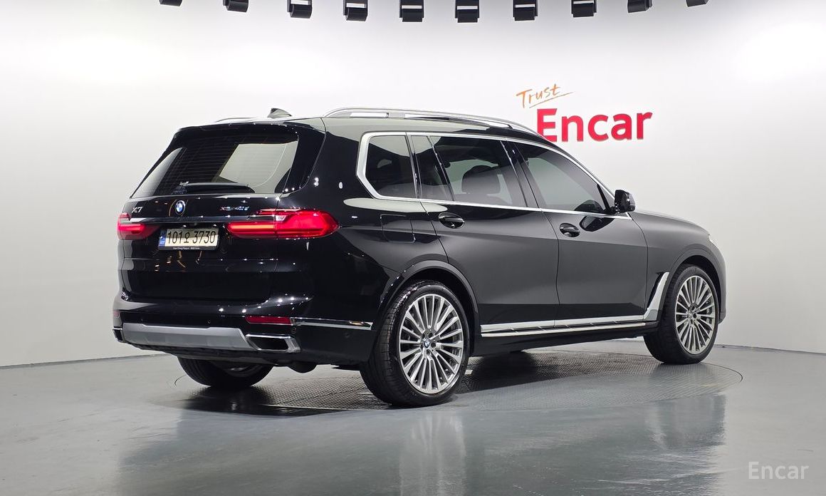 X7 (G07)xDrive 40d Design Pure Excellence 7 seater 3