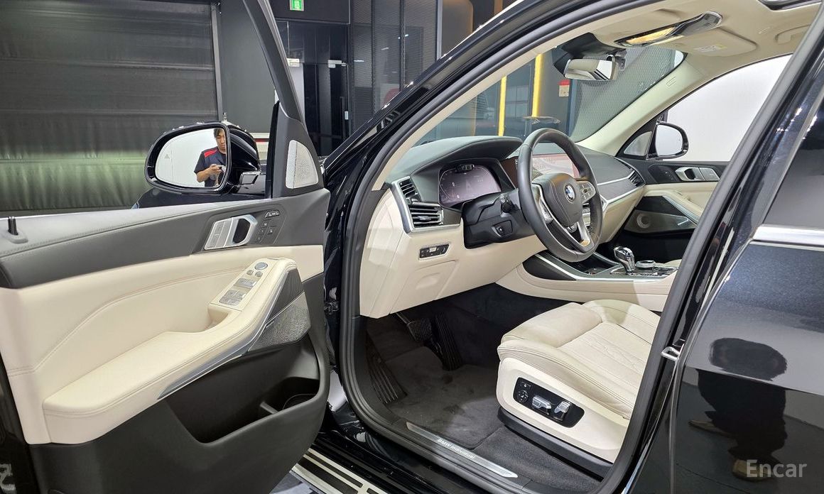 X7 (G07)xDrive 40d Design Pure Excellence 7 seater 11