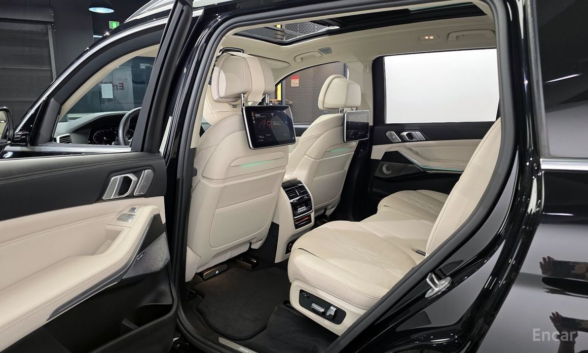X7 (G07)xDrive 40d Design Pure Excellence 7 seater 12
