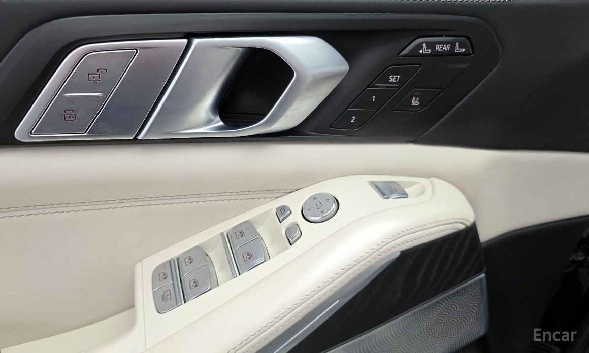 X7 (G07)xDrive 40d Design Pure Excellence 7 seater 15