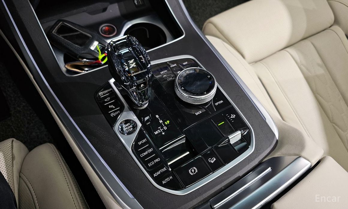X7 (G07)xDrive 40i Design Pure Excellence 6 seater 10