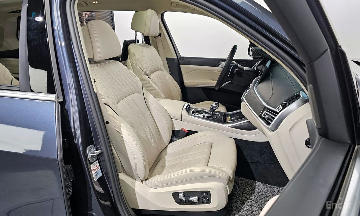 X7 (G07)xDrive 40i Design Pure Excellence 6 seater 13