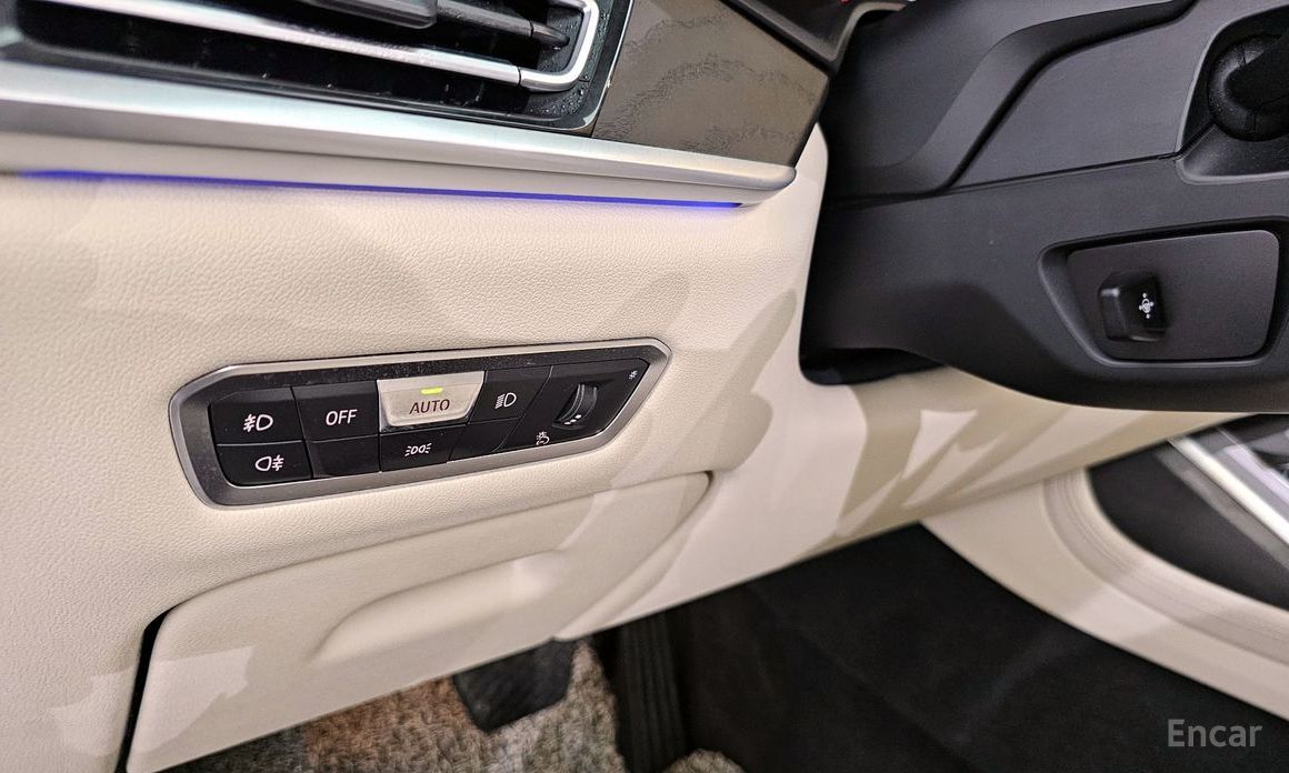 X7 (G07)xDrive 40i Design Pure Excellence 6 seater 16