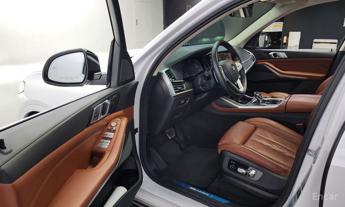X7 (G07)xDrive 40i Design Pure Excellence 6 seater 11
