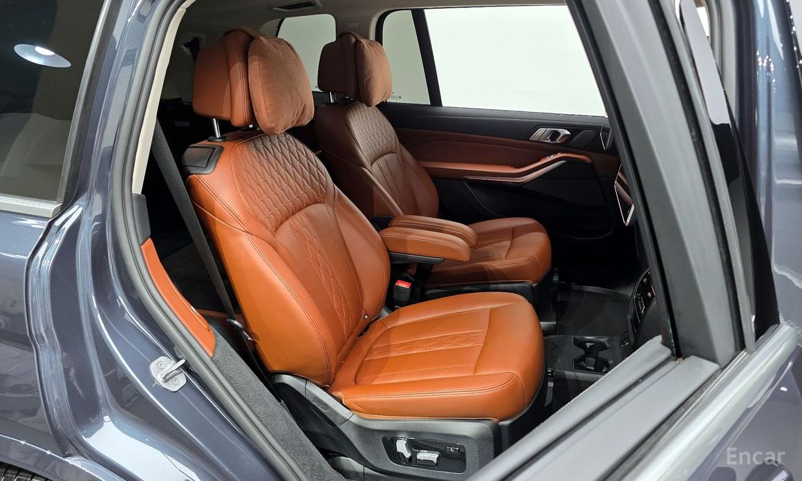 BMW X7 (G07)xDrive 40i Design Pure Excellence 6 seater №13