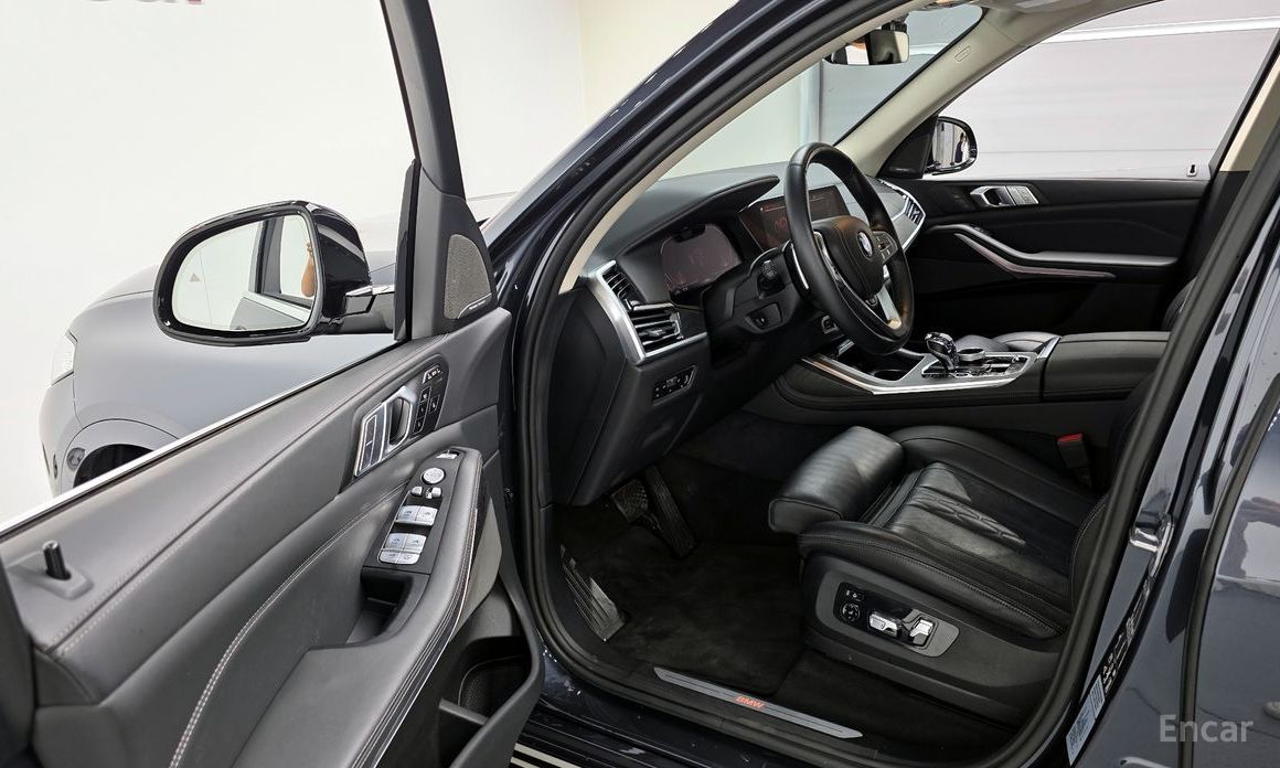BMW X7 (G07)xDrive 40i Design Pure Excellence 6 seater №12