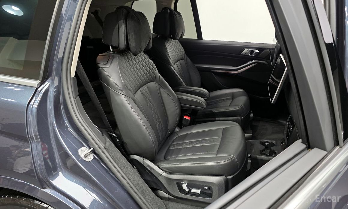 BMW X7 (G07)xDrive 40i Design Pure Excellence 6 seater №13