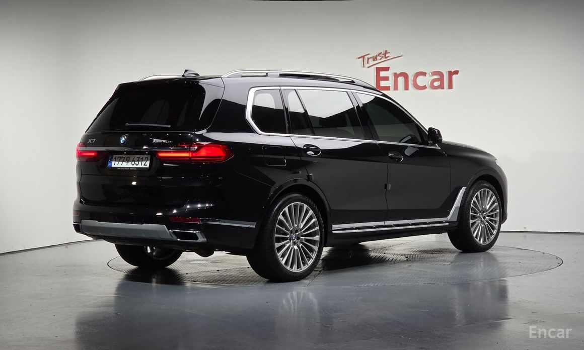 X7 (G07)xDrive 40i Design Pure Excellence 6 seater 2