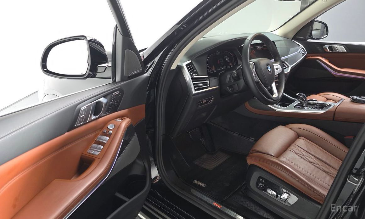 X7 (G07)xDrive 40i Design Pure Excellence 6 seater 11