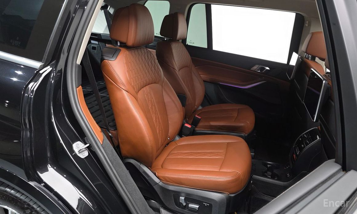 X7 (G07)xDrive 40i Design Pure Excellence 6 seater 12