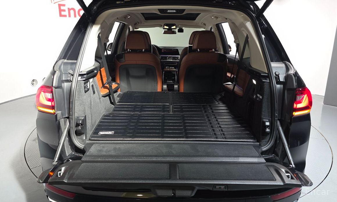 X7 (G07)xDrive 40i Design Pure Excellence 6 seater 20