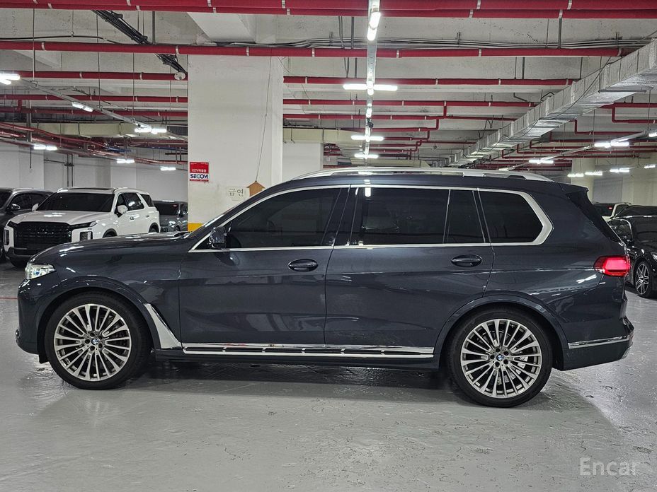 X7 (G07)xDrive 40i Design Pure Excellence 6 seater 5